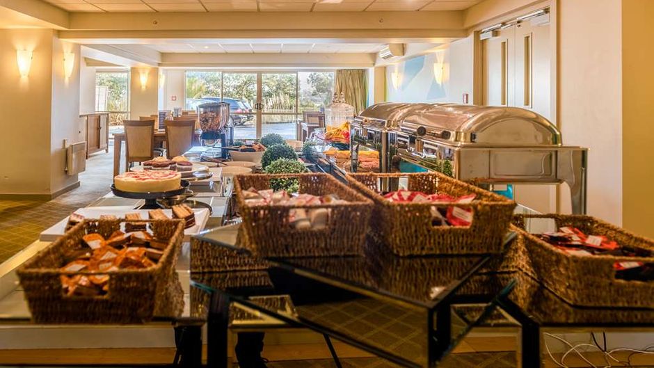 Ocean Breeze Hotel Restaurant