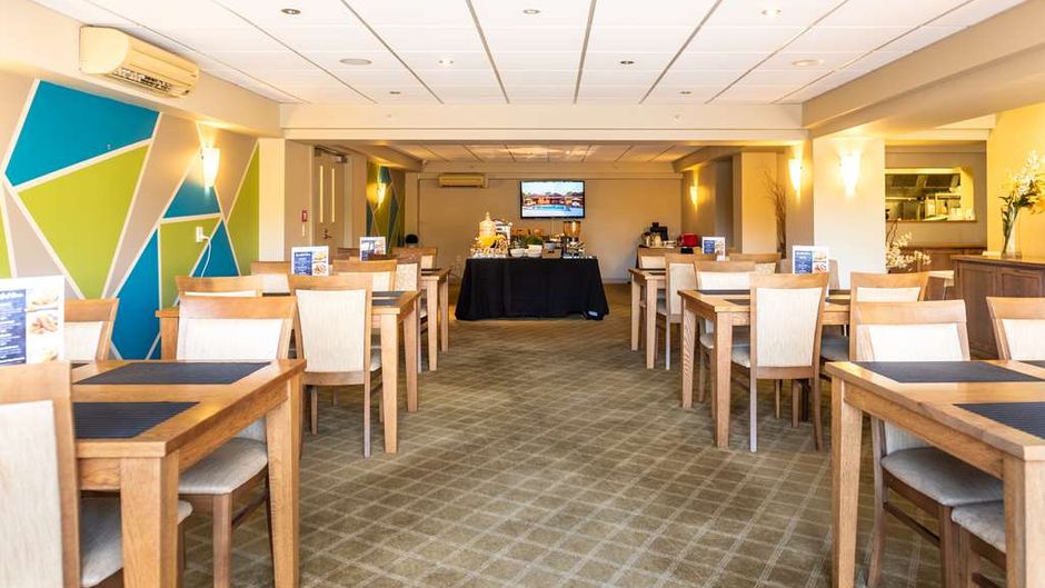 Ocean Breeze Hotel Restaurant