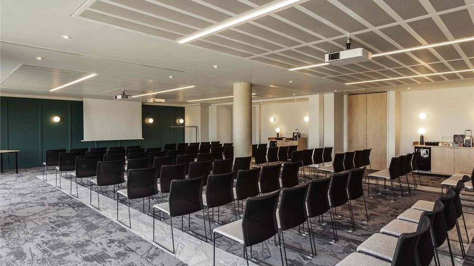 Novotel Cambridge North Meeting