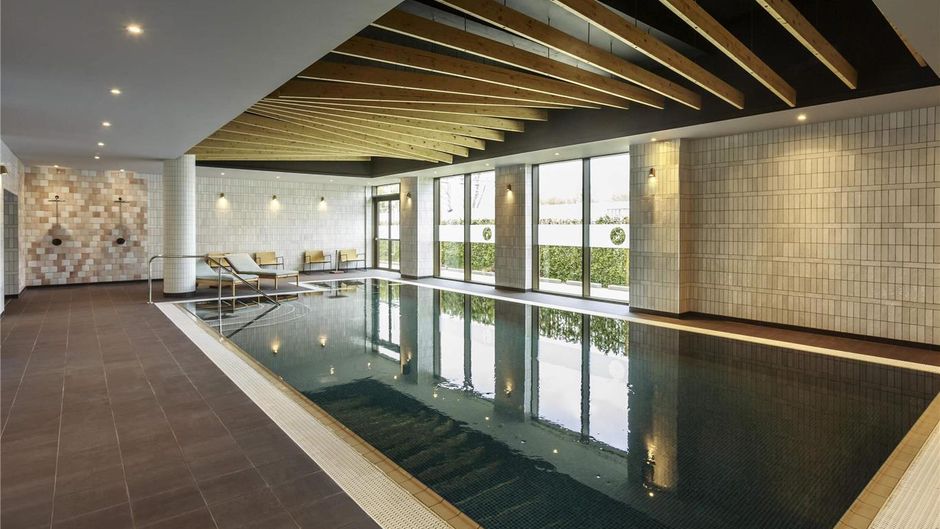 Novotel Cambridge North Pool