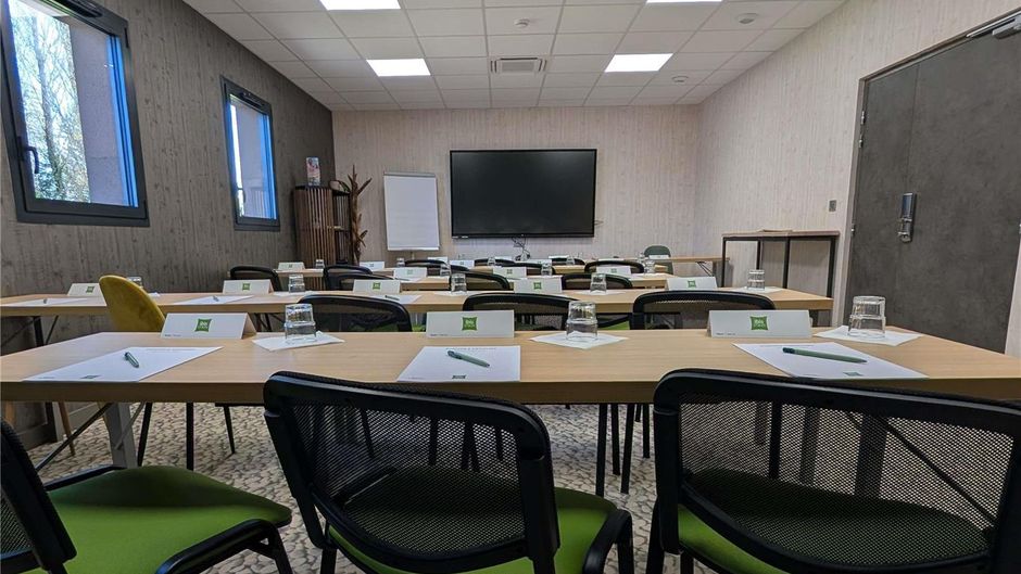 Ibis Styles Contres-Cheverny Meeting