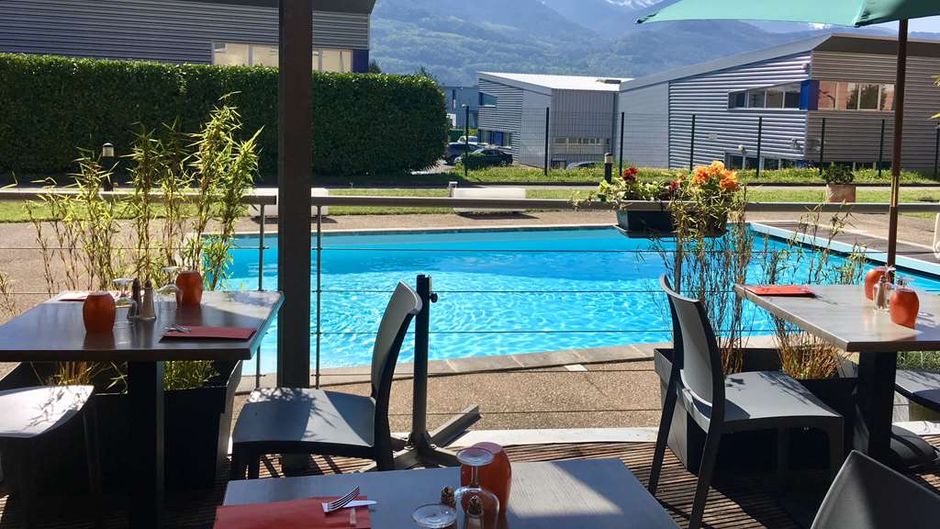 Domaine des Fontaines Pool