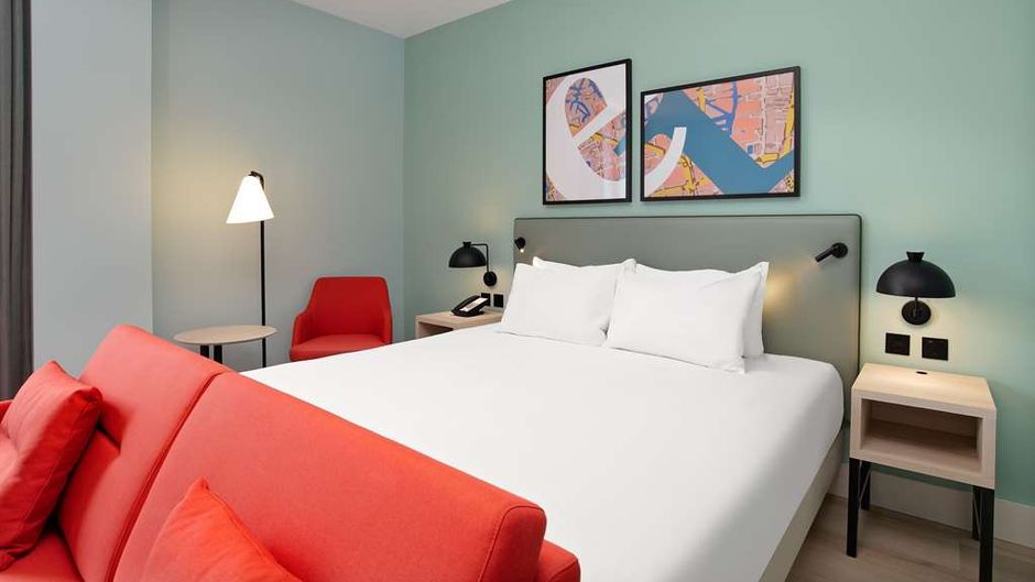 Hyatt Place London City East Room