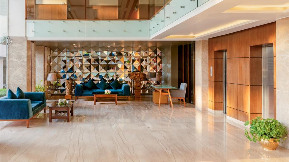 Classic Grande Imphal, Radisson Individ. Lobby