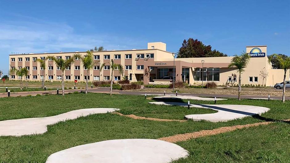 Days Inn by Wyndham Zarate Exterior