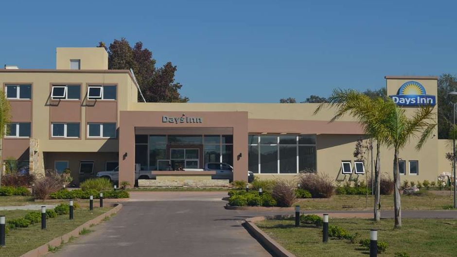 Days Inn by Wyndham Zarate Exterior