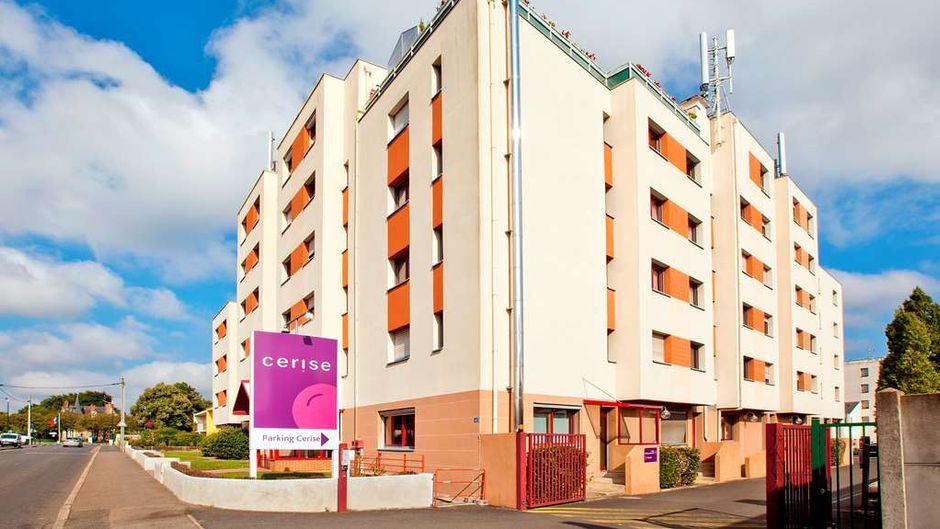 Cerise Nantes La Beaujoire Exterior