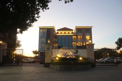Ramada by Wyndham Varanasi Katesar