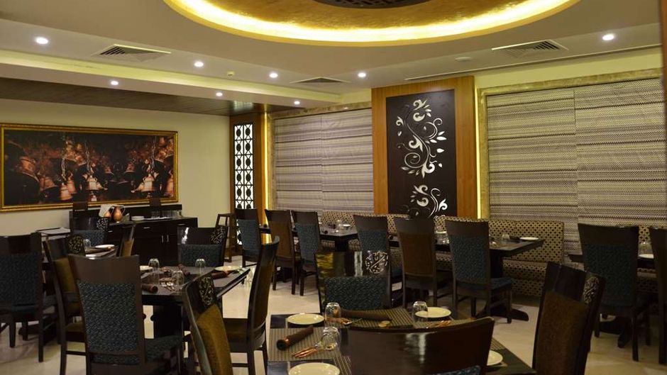 Ramada by Wyndham Varanasi Katesar Restaurant