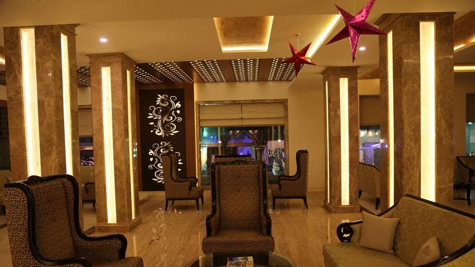 Ramada by Wyndham Varanasi Katesar Lobby