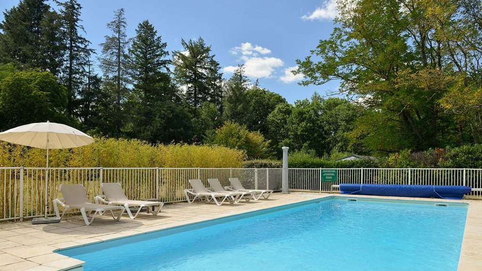 Le Domaine de Valaudran Pool