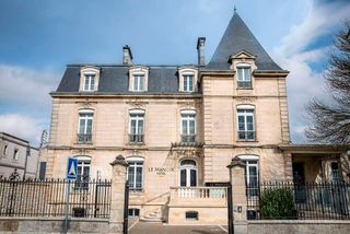 Le Manoir Hotel