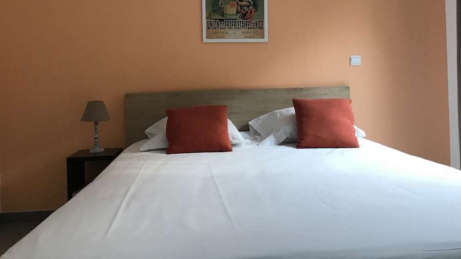 Resid'Artel Val de Durance Hotel Room