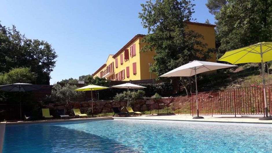 Resid'Artel Val de Durance Hotel Pool