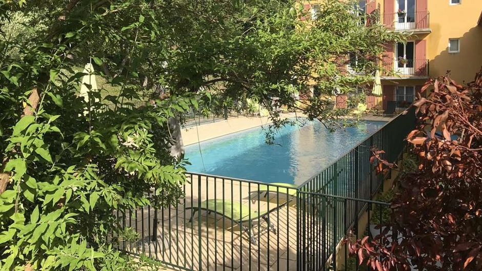 Resid'Artel Val de Durance Hotel Pool