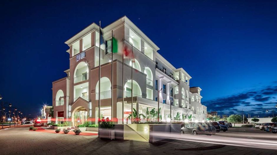 Jazz Hotel Exterior