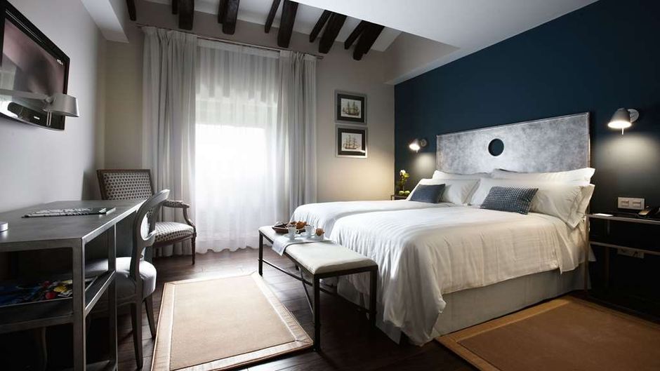 Iriarte Jauregia Hotel Room