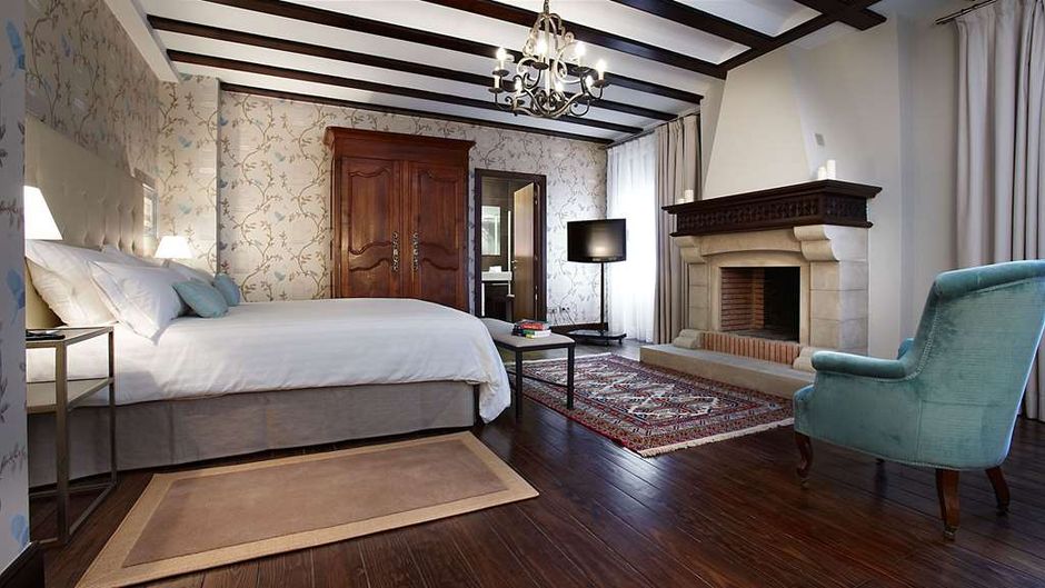 Iriarte Jauregia Hotel Room