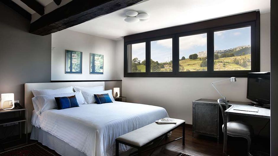 Iriarte Jauregia Hotel Room