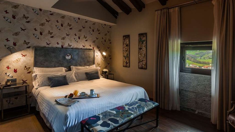 Iriarte Jauregia Hotel Room