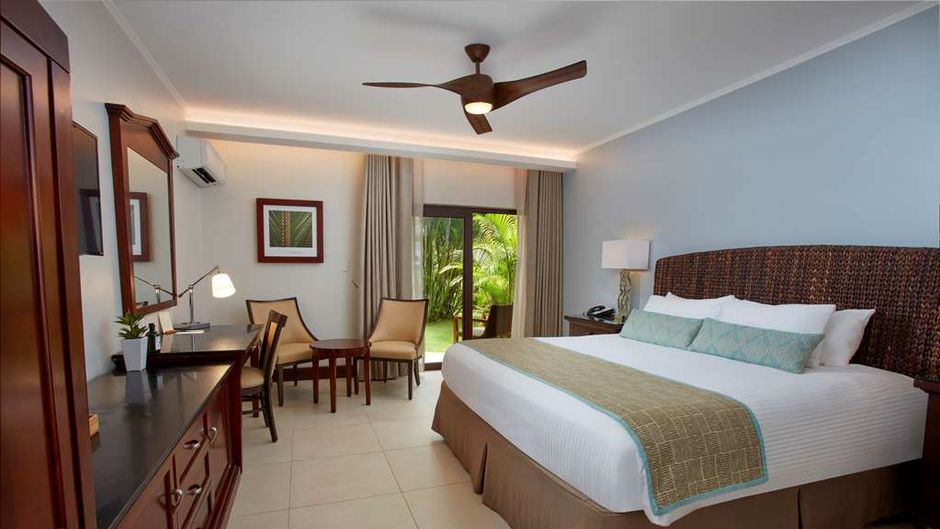 Manchebo Beach Resort & Spa Room