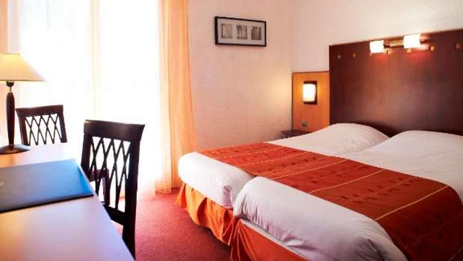 Logis Hotel de la Loire Room