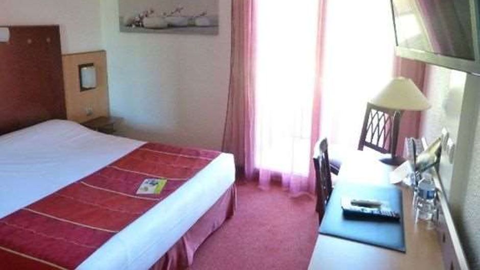 Logis Hotel de la Loire Room