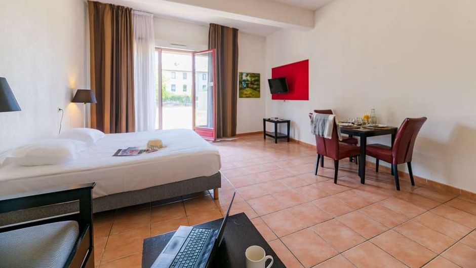 CERISE Carcassonne Sud Room