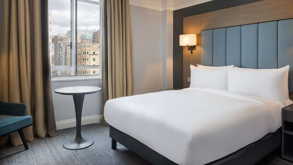 The Queens Hotel Leeds Room