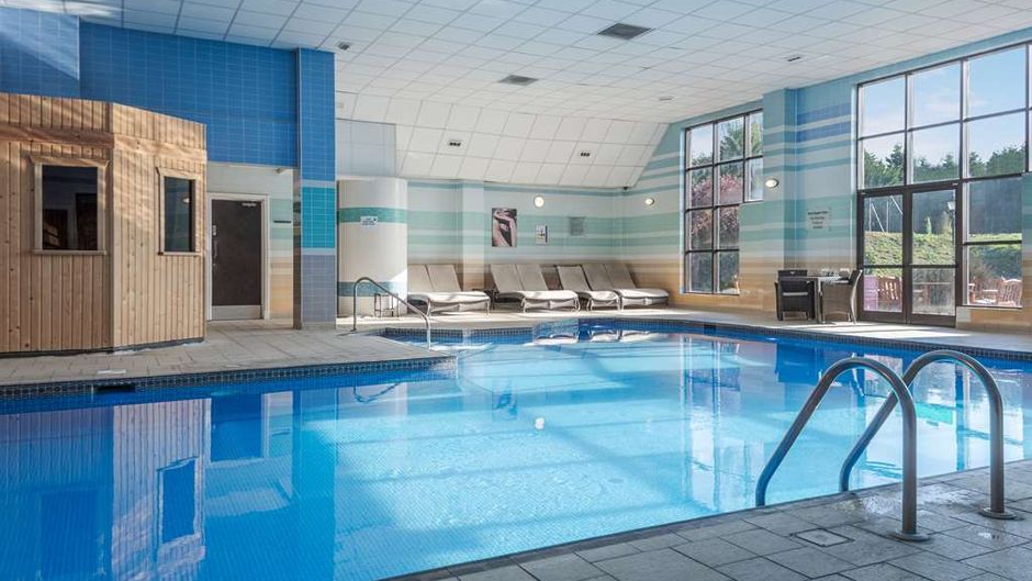 Stratford Manor Pool