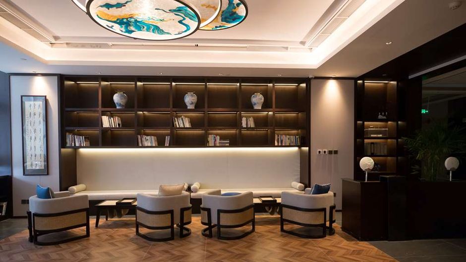 Howard Johnson By Wyndham Bayan Plaza Restaurant