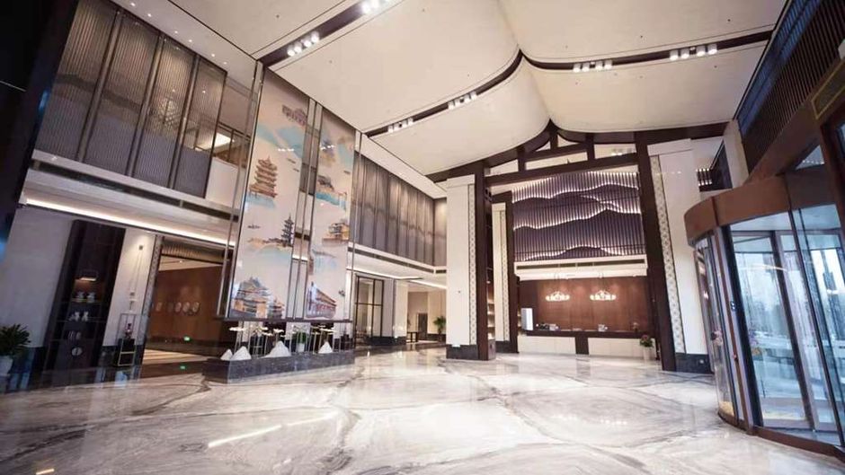 Howard Johnson By Wyndham Bayan Plaza Lobby