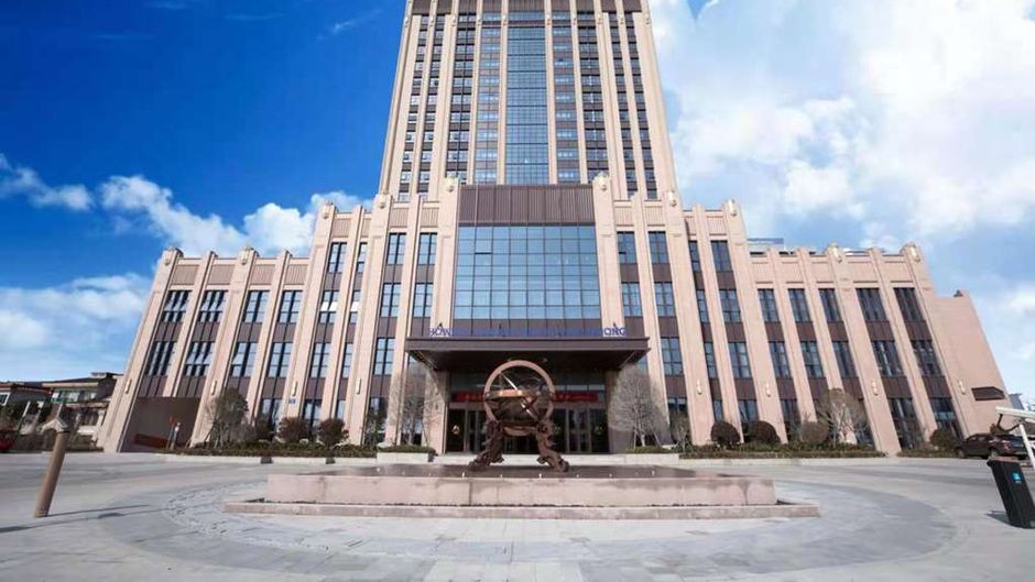 Howard Johnson By Wyndham Bayan Plaza Exterior
