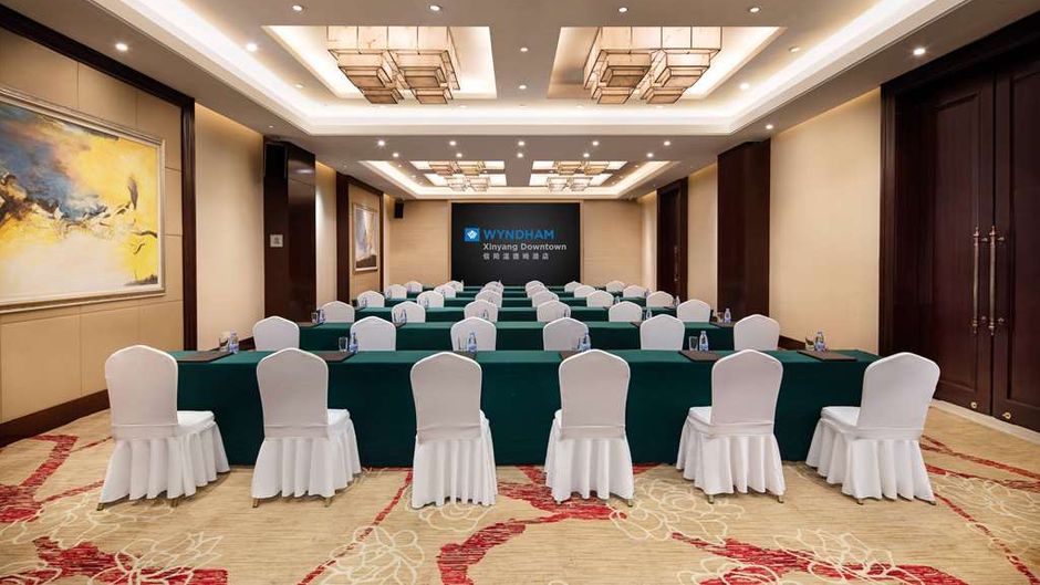 Wyndham Xinyang Downtown Meeting