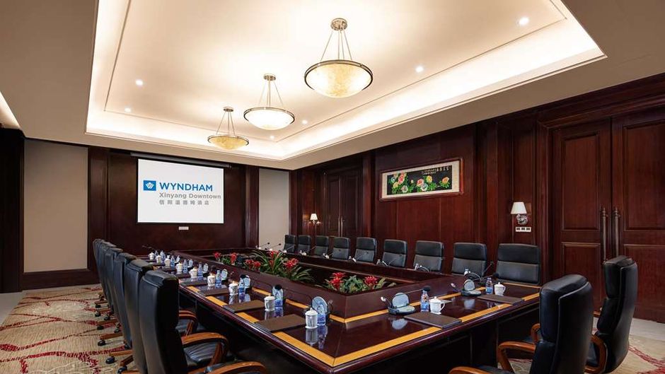 Wyndham Xinyang Downtown Meeting
