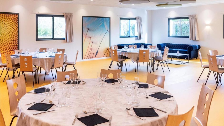Ibis Styles Fougeres Meeting