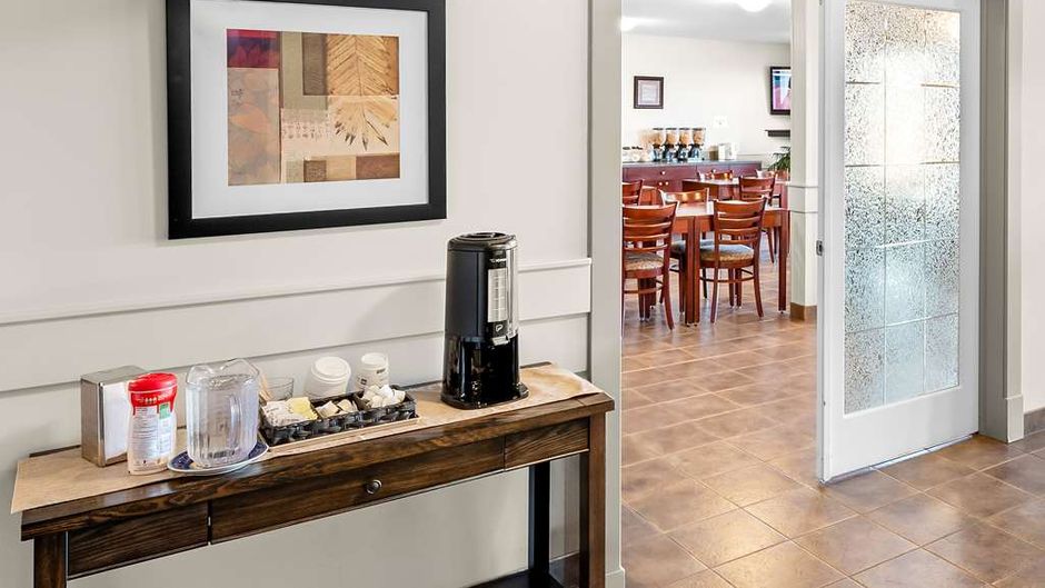 SureStay Plus by Best Western Hardisty Lobby