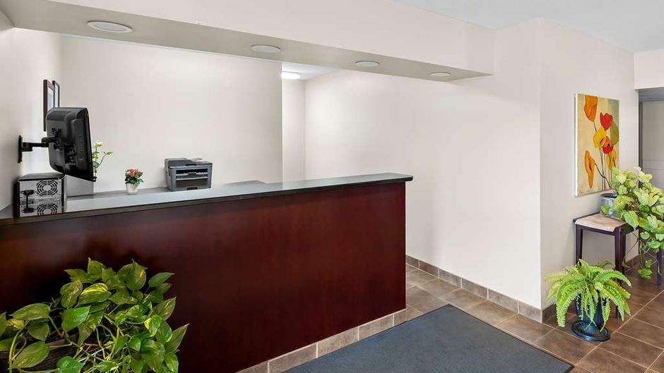 SureStay Plus by Best Western Hardisty Lobby