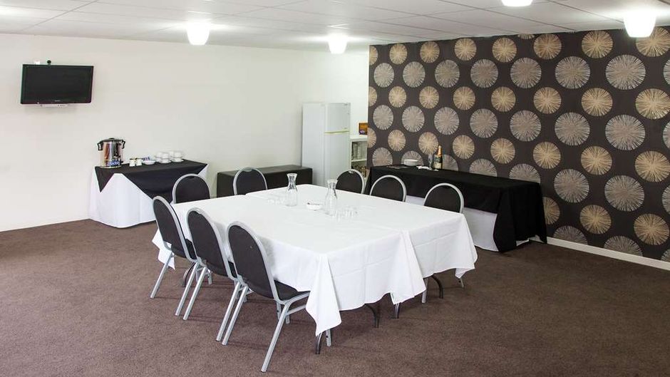 Heartland Ambassador Hotel Hamilton Meeting