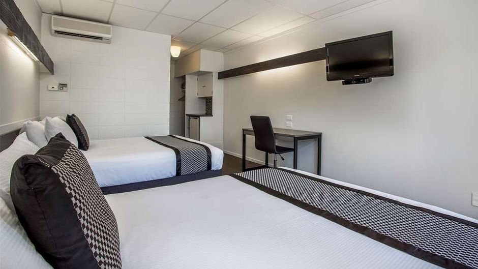 Heartland Ambassador Hotel Hamilton Room