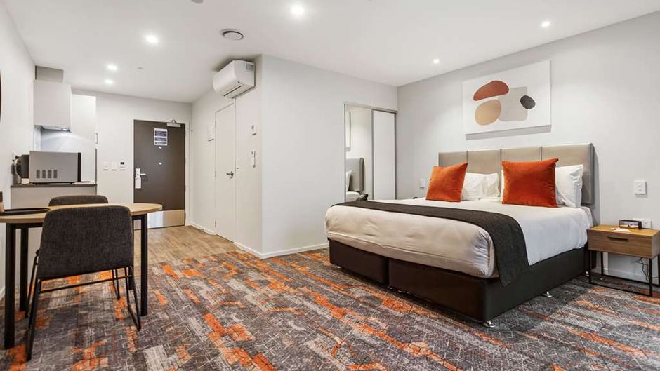 Ramada by Wyndham Newmarket Room