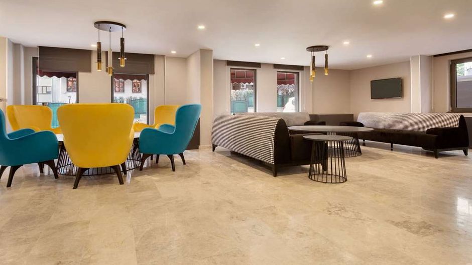 Days Hotel by Wyndham Cankaya Lobby