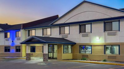Travelodge by Wyndham Fargo