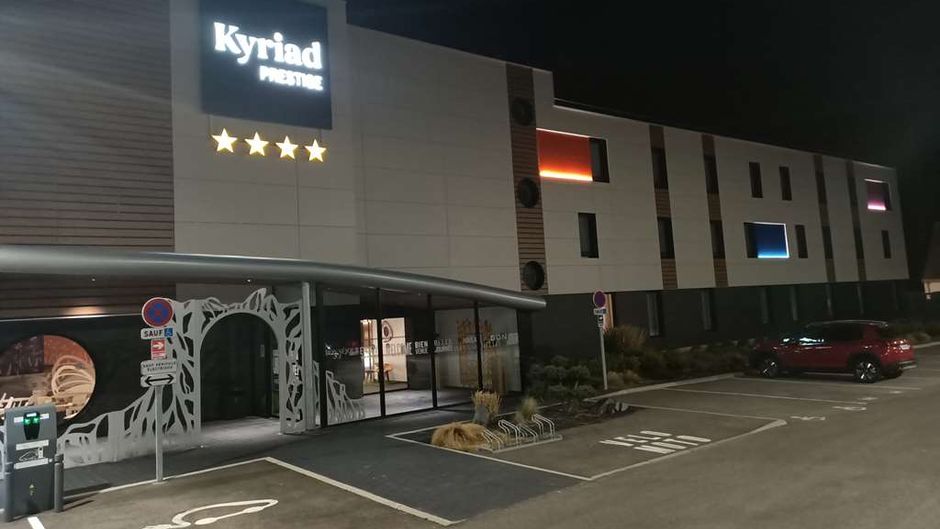 Kyriad Prestige Amiens Poulainville Exterior