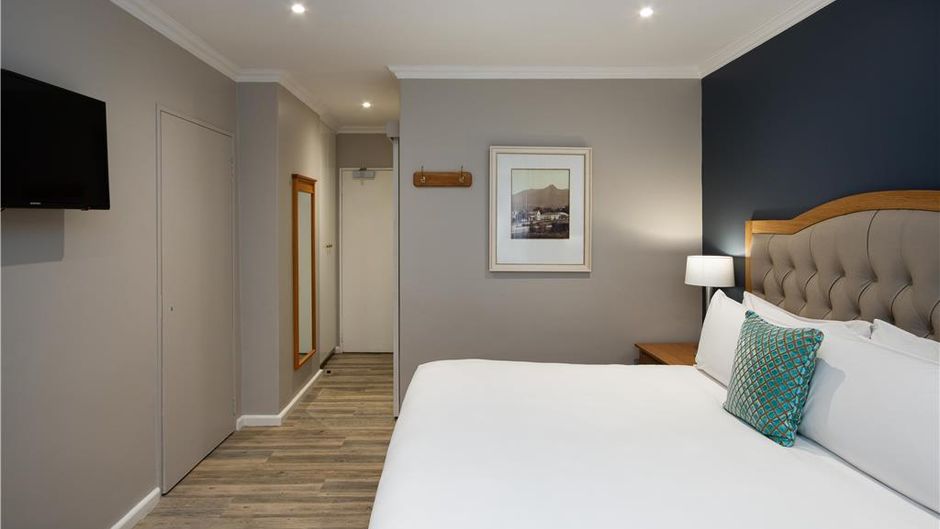 Premier Express Inn George Room