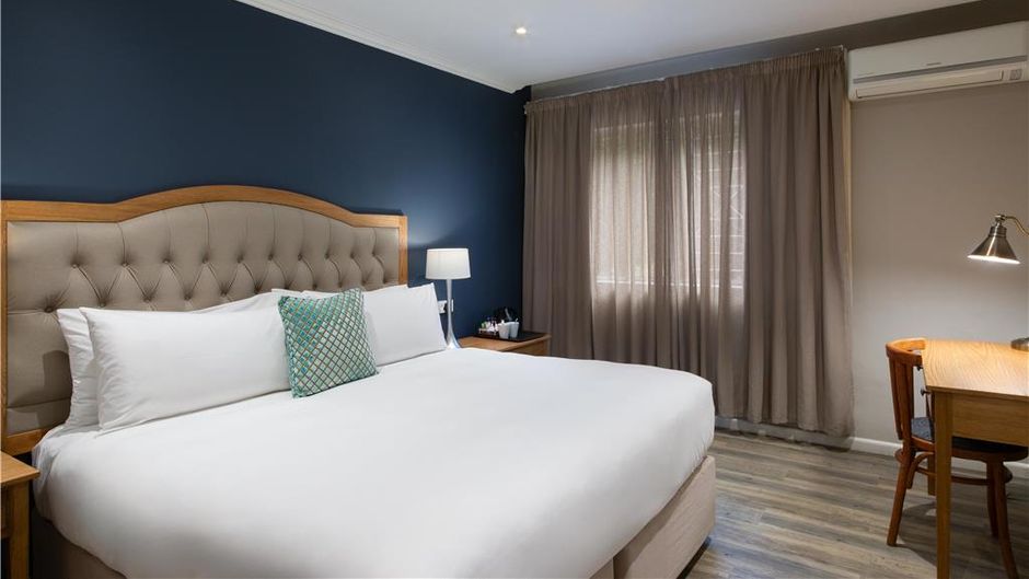 Premier Express Inn George Room
