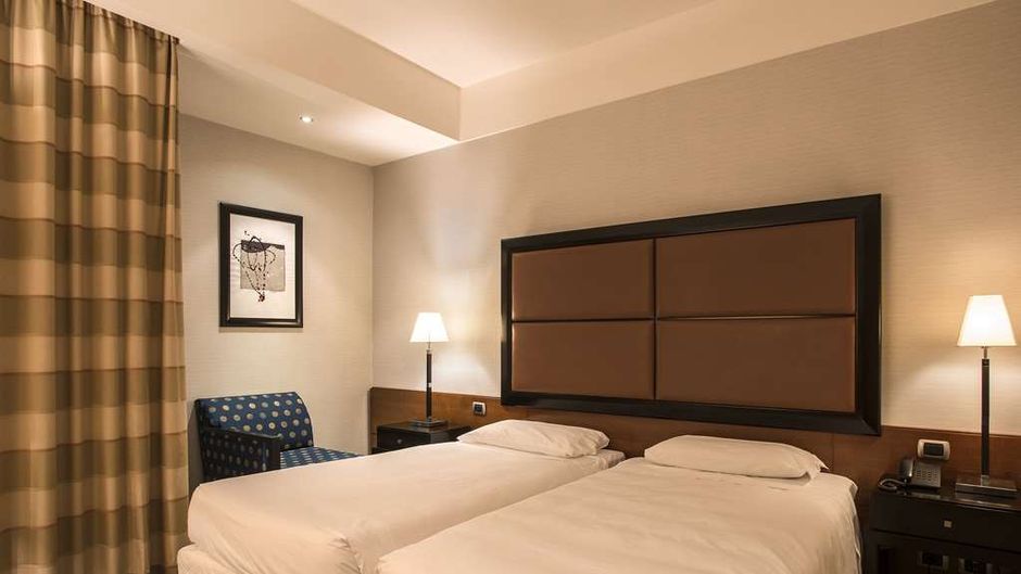 FlyOn Hotel & Conference Ctr Bologna Room