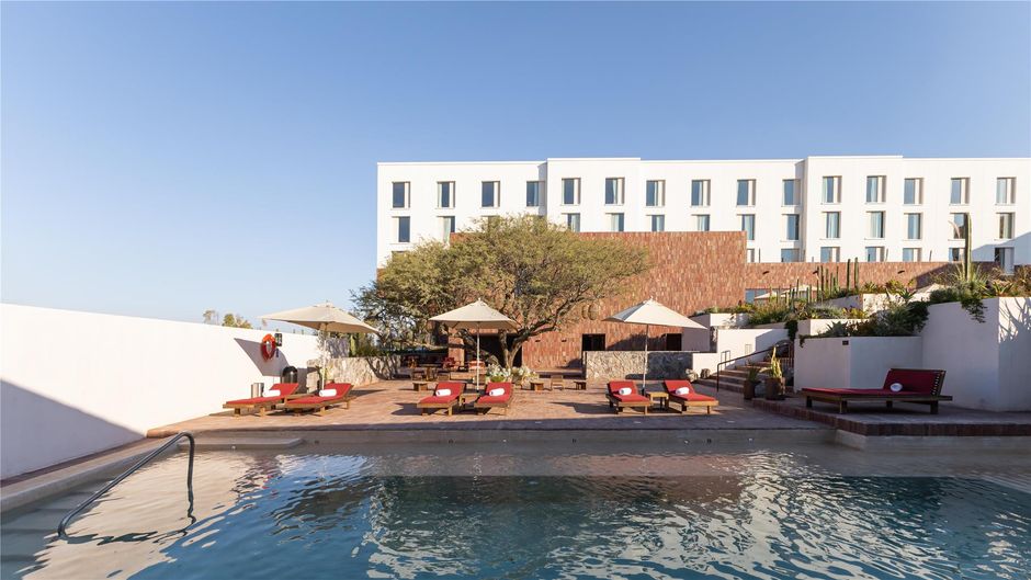Albor San Miguel de Allende Tapestry Col Pool