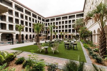 Estancia del Norte, Tapestry Coll Hilton