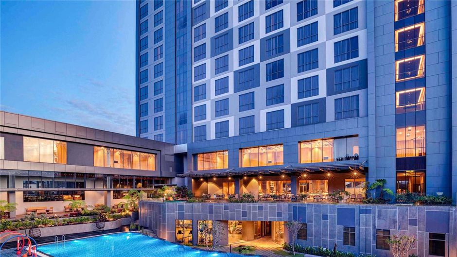 Grand Mercure Malang Pool